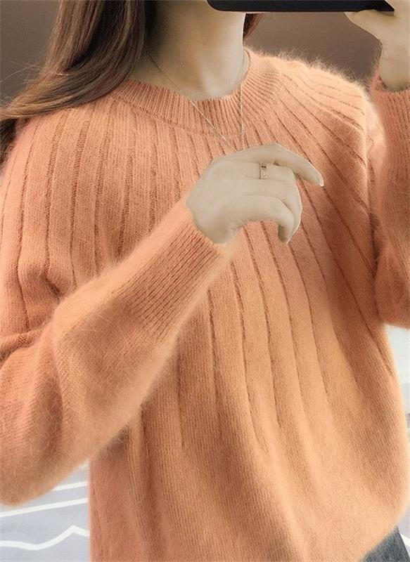 Sylis of fluffy knit for ladies
