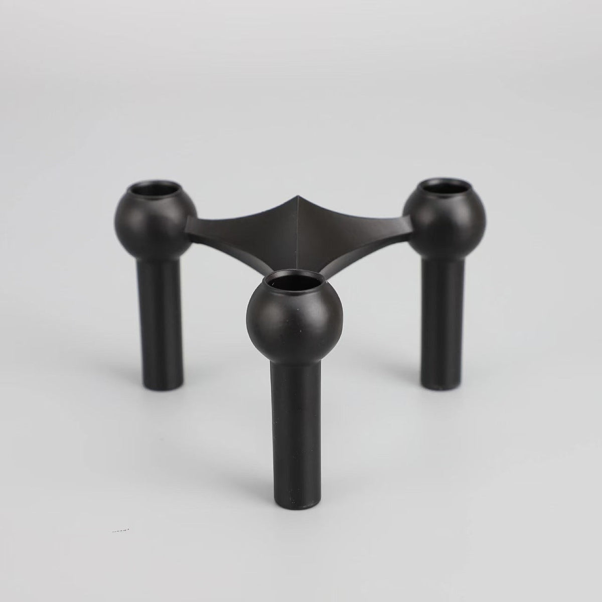 Creative three-legged candlestick hotel party dinner western restaurant candlestick alloy decorative ornaments