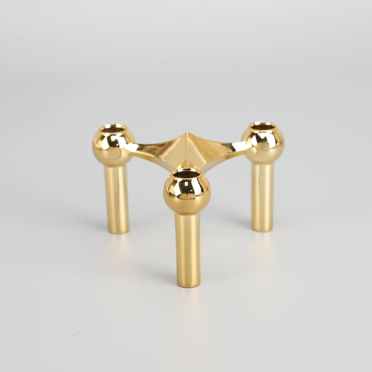 Creative three-legged candlestick hotel party dinner western restaurant candlestick alloy decorative ornaments