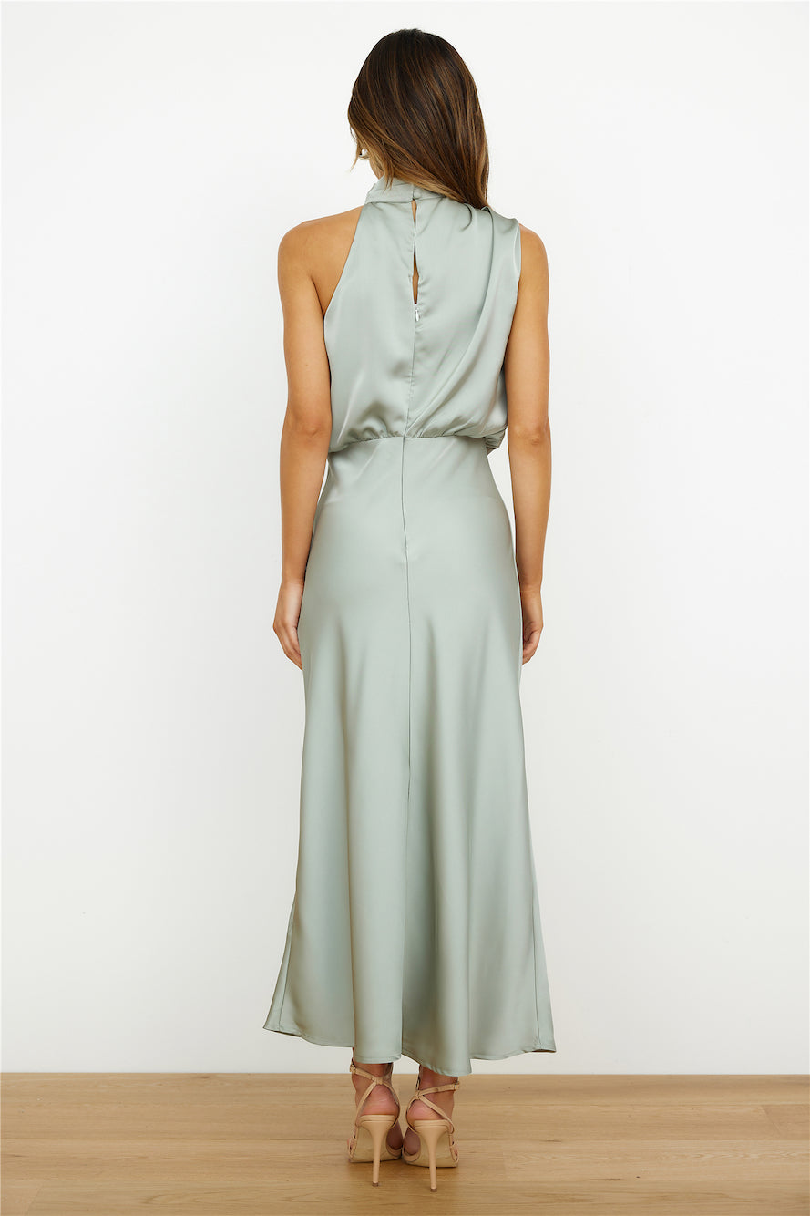 Sylis elegant midi with asymmetrical round neckline