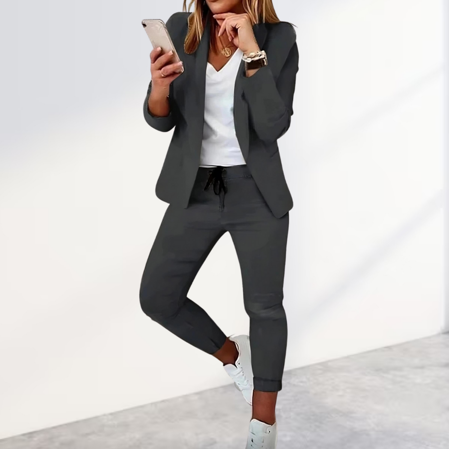Sylis of blazer and elegant pants
