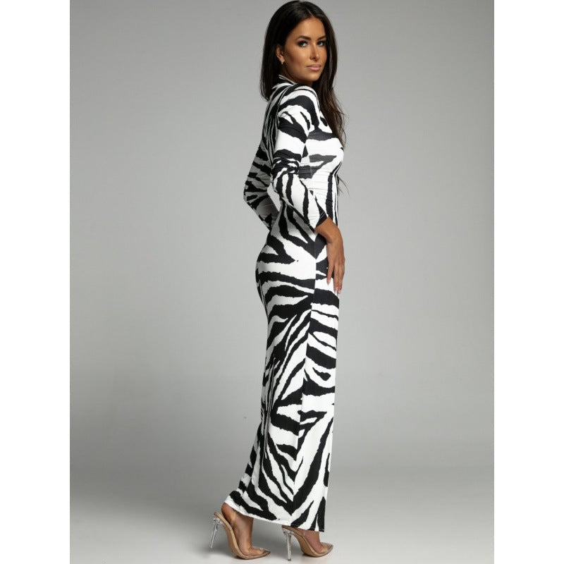 Sylis Fitted Dress Long Sleeve Dress in Fashion Color