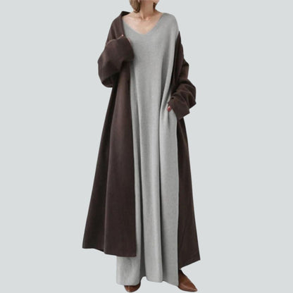 Sylis | Maxi sweater dress with V-neck and long sleeves in a relaxed fit