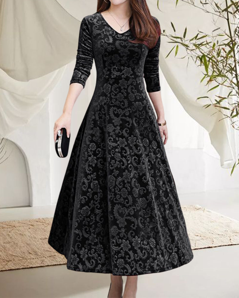 Sylis classic for women with medium length sleeves and full design