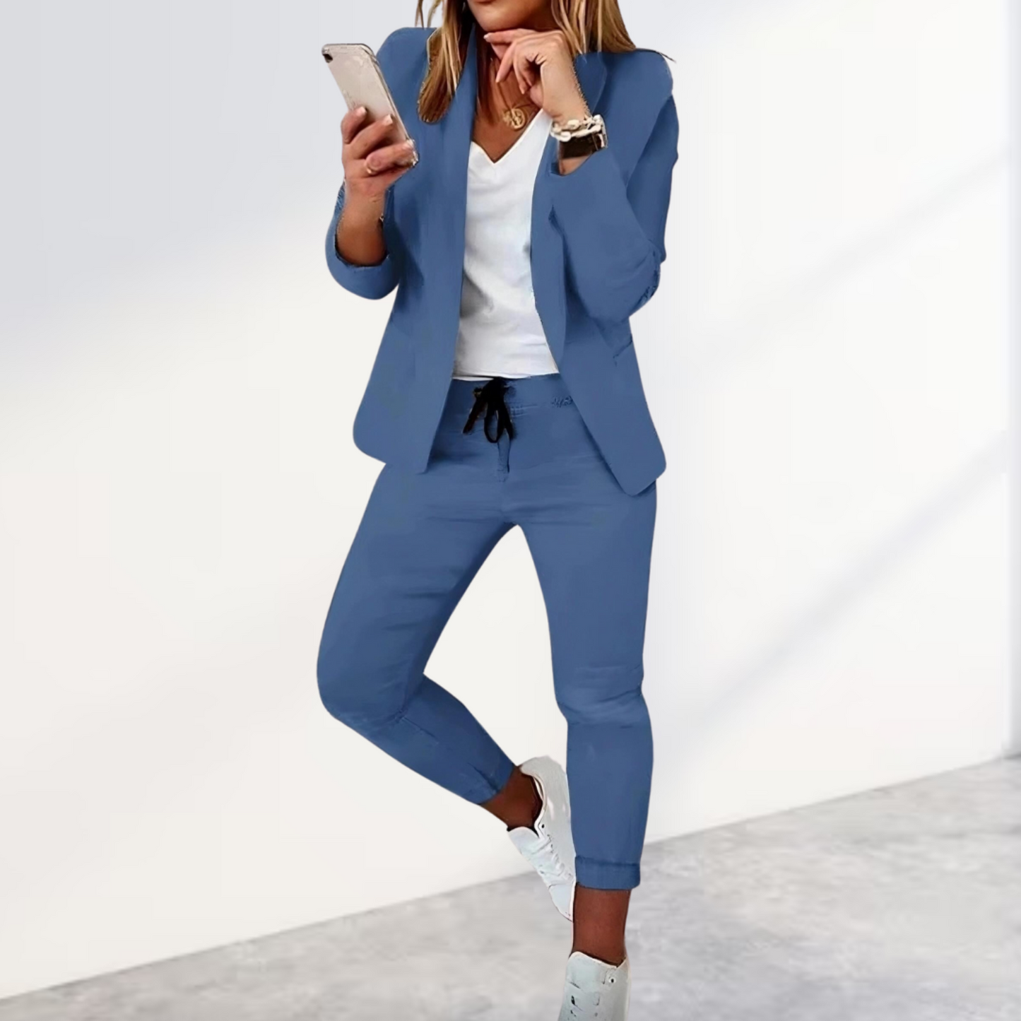 Sylis of blazer and elegant pants