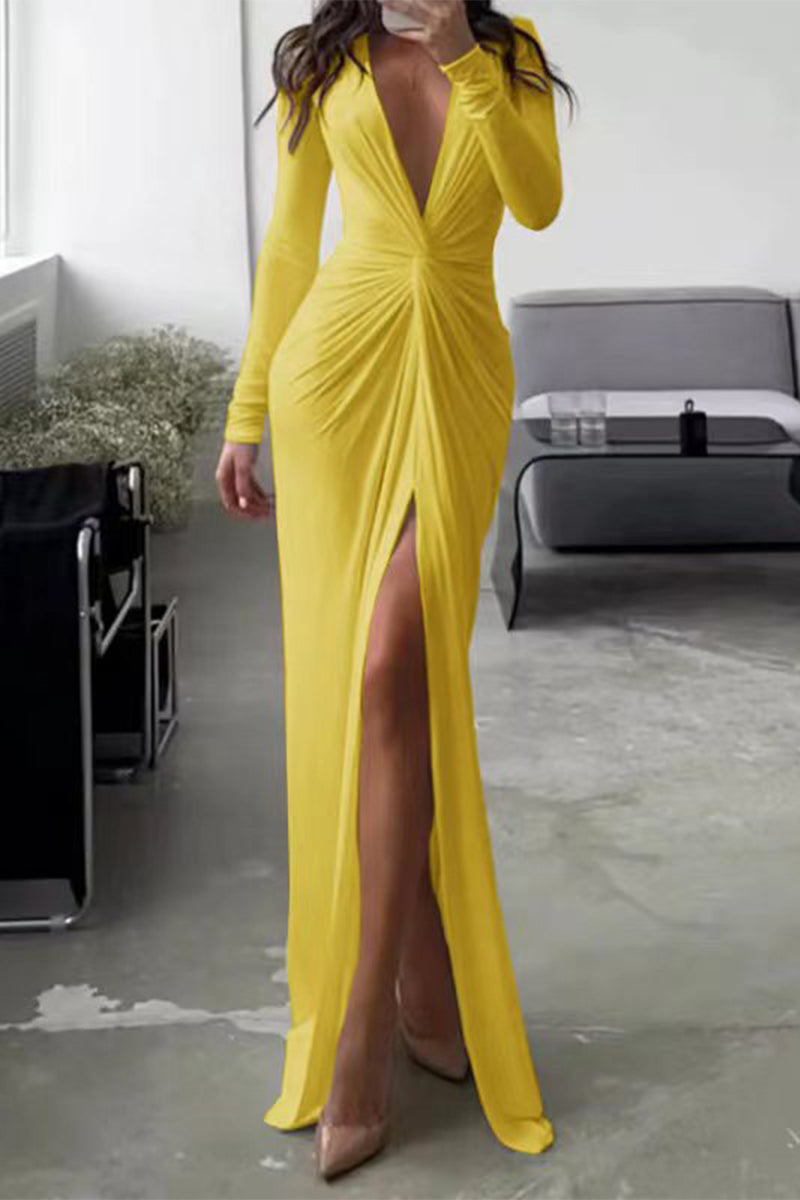 Chloé - Elegant dress with V-neck and pleated neckline