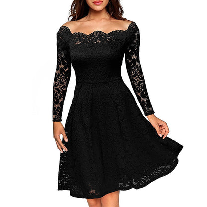 Lace sylis with opening at the neckline and sleeves