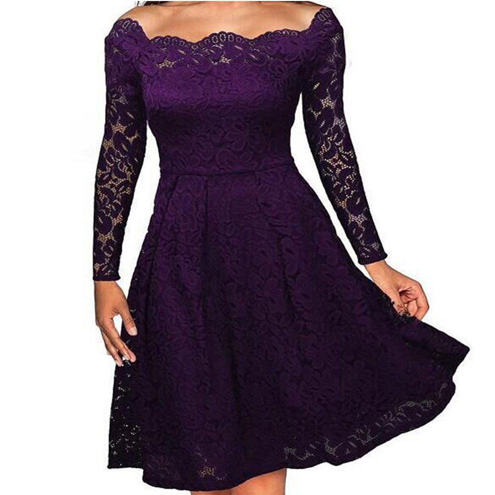 Lace sylis with opening at the neckline and sleeves