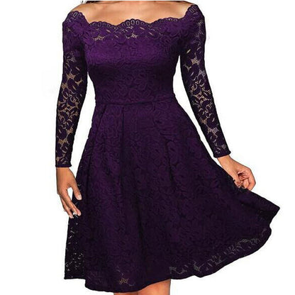 Lace sylis with opening at the neckline and sleeves
