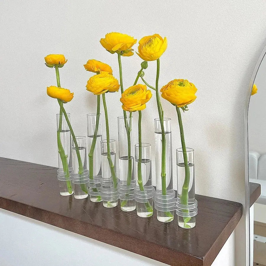 Hinged-Flower vase – Flexible and elegant glass vase
