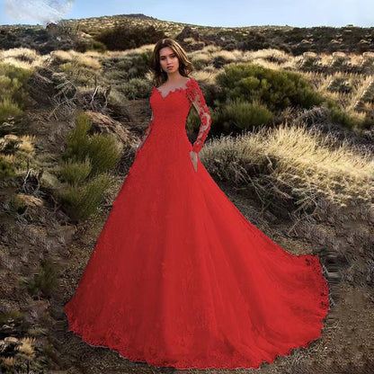 Sylis bridal dress with elegant lace detailing and voluminous skirt Heidi mode