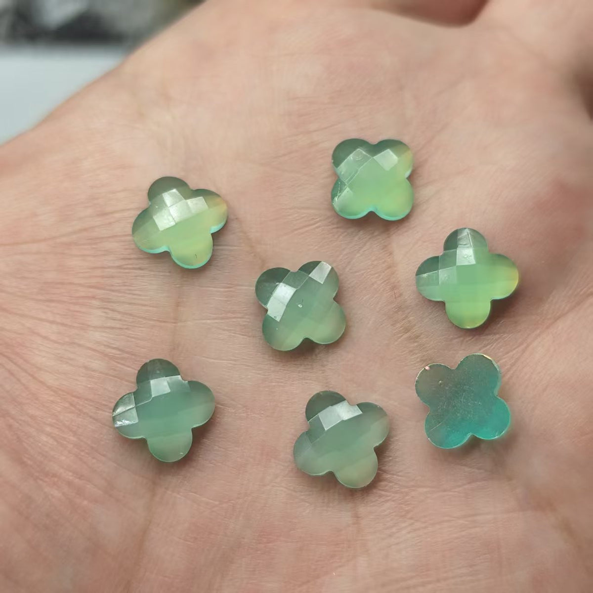 Decorative acrylic flowers