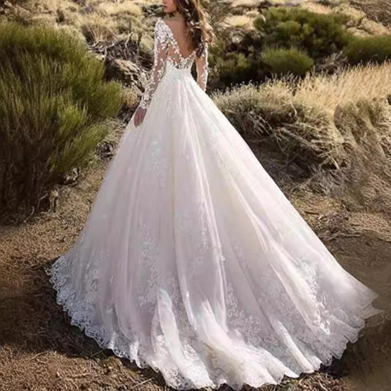 Sylis bridal dress with elegant lace detailing and voluminous skirt Heidi mode