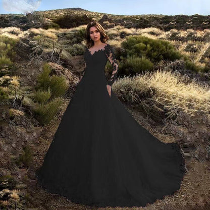 Sylis bridal dress with elegant lace detailing and voluminous skirt Heidi mode