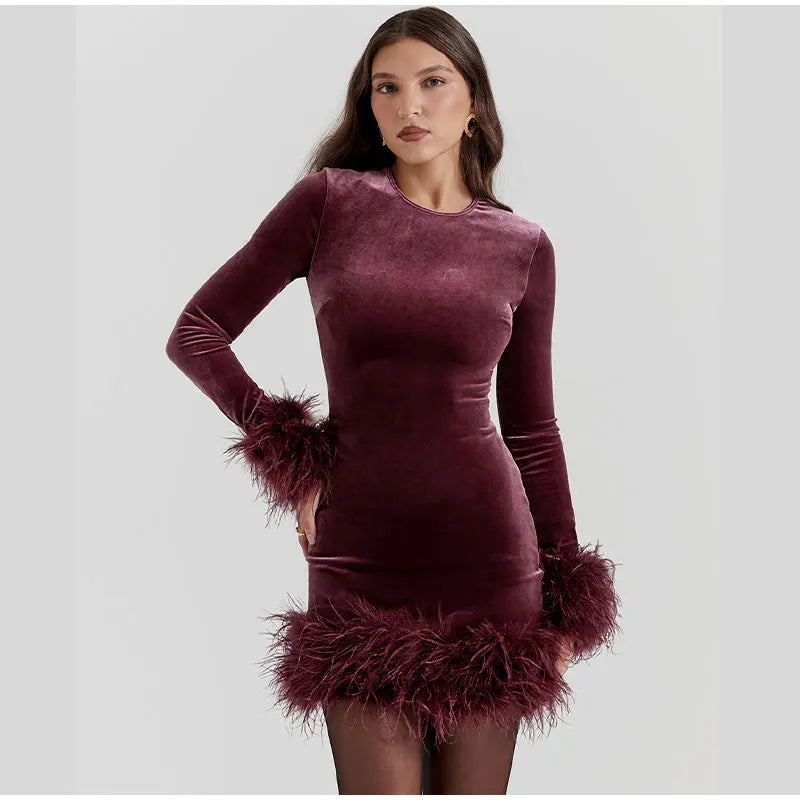 Sylis | Elegant fitted dress with feather embellishments on the sleeves