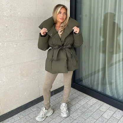 Sylis-Mode | Short ladies' jacket with stand-up collar and tailored waist