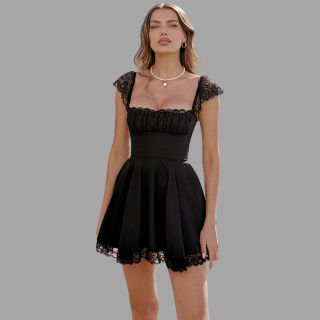 Sylis with lace and flowing skirt