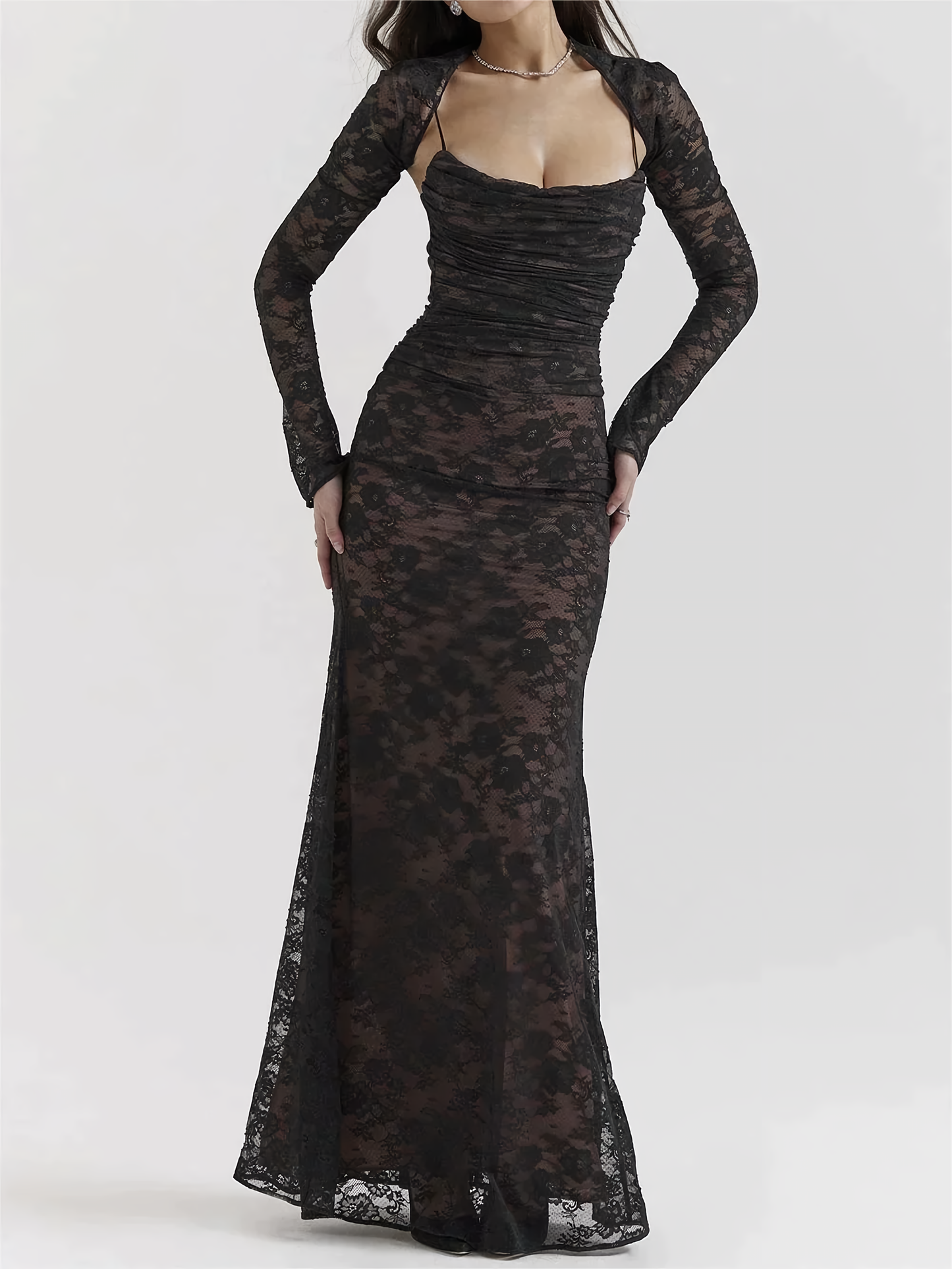 Sylis with lace embroidery and straps