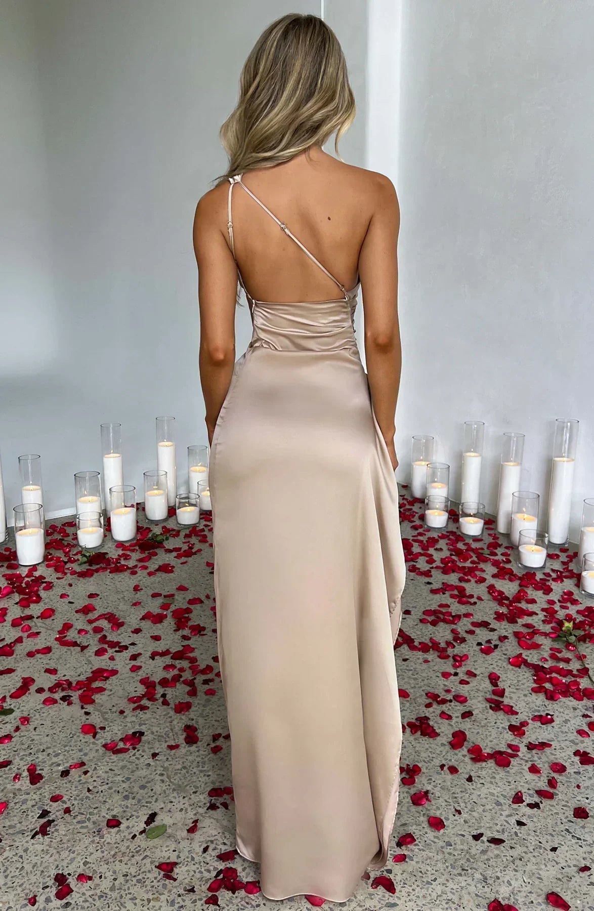 Sylis divided satin with one shoulder