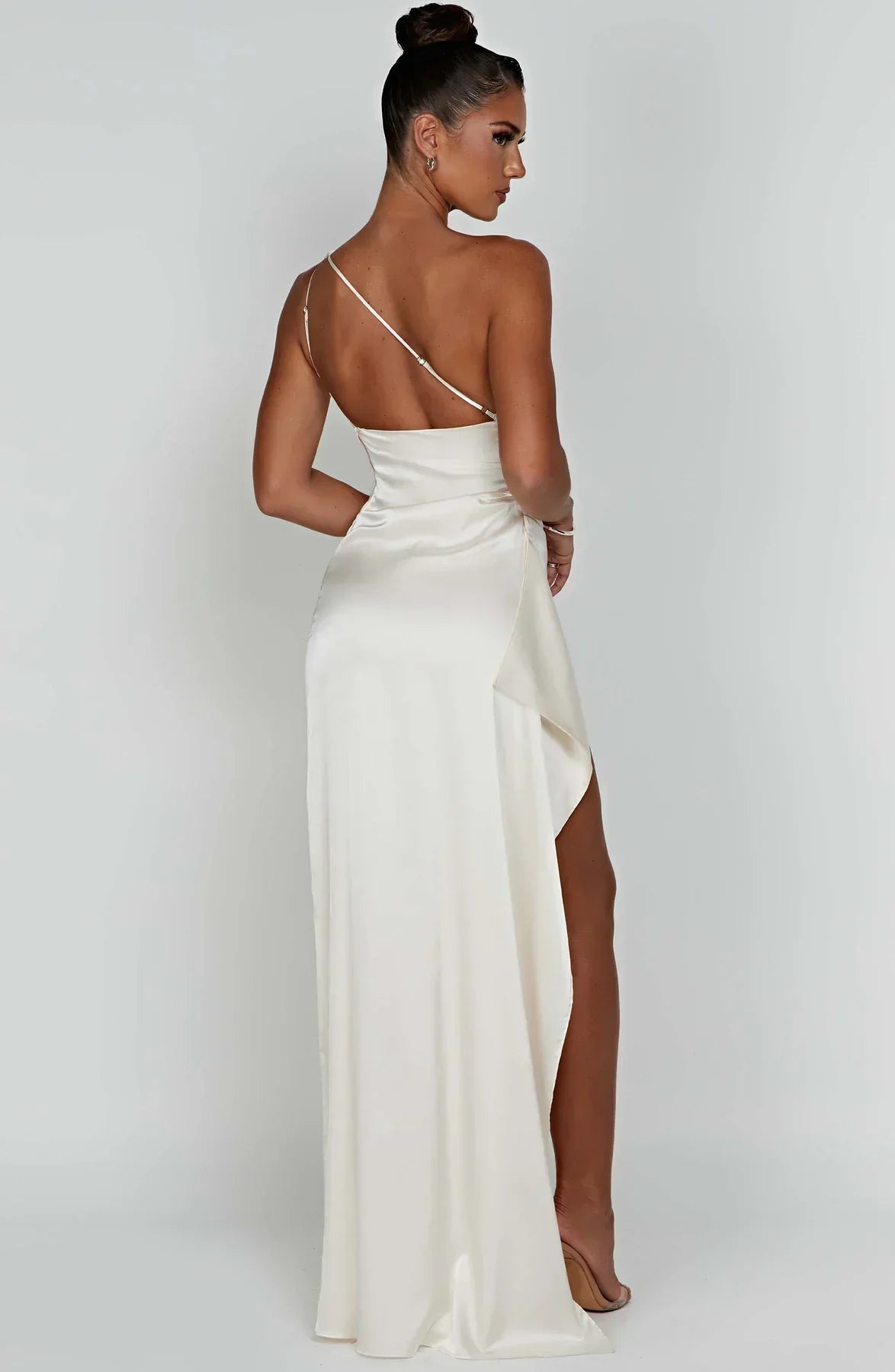 Sylis divided satin with one shoulder