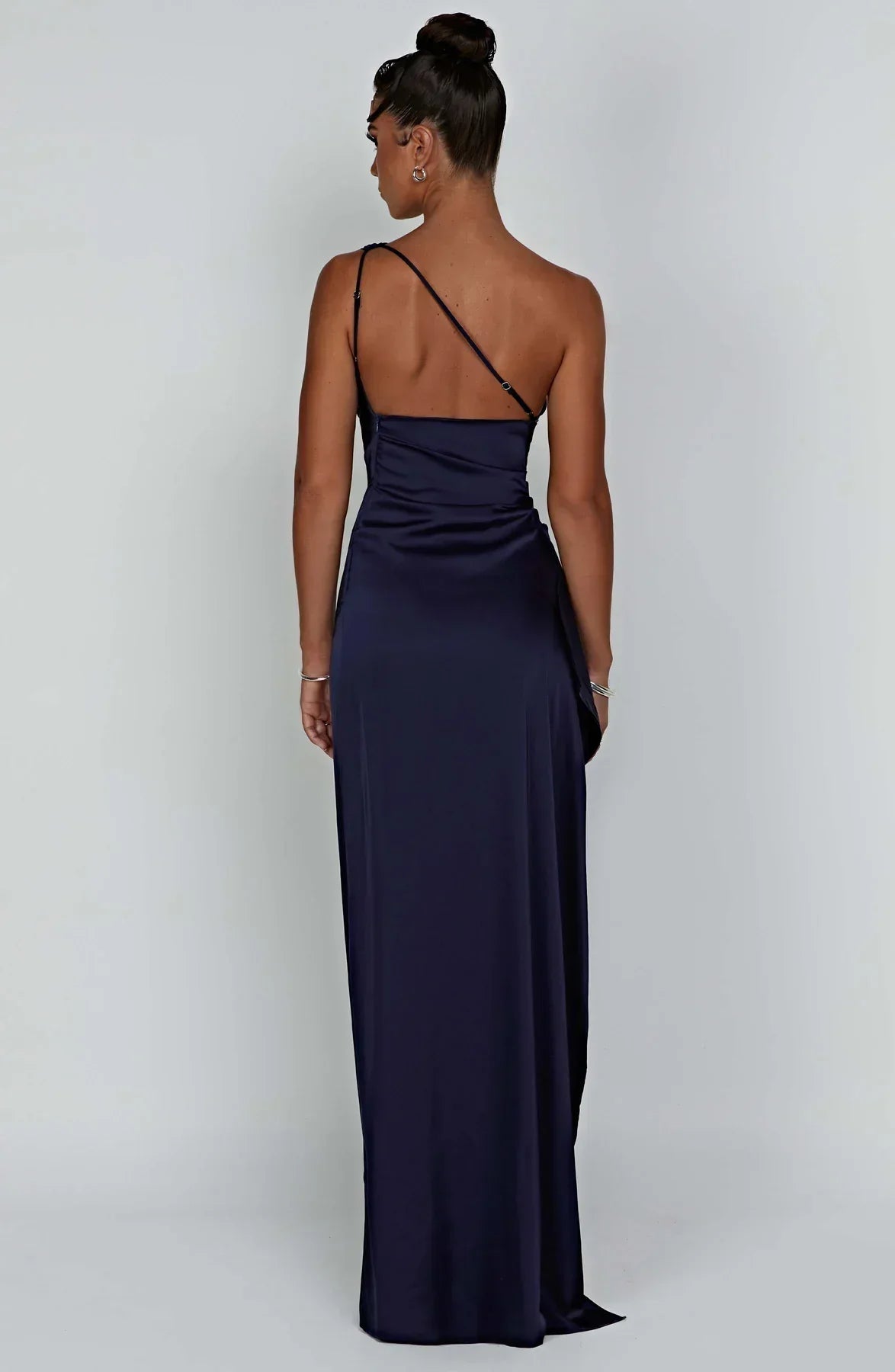 Sylis divided satin with one shoulder