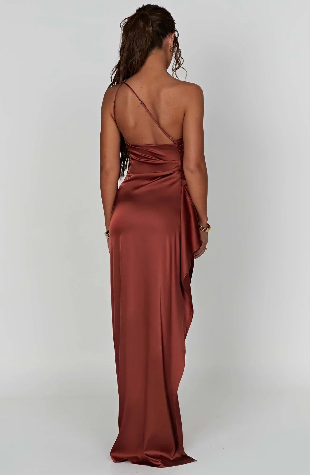 Sylis divided satin with one shoulder