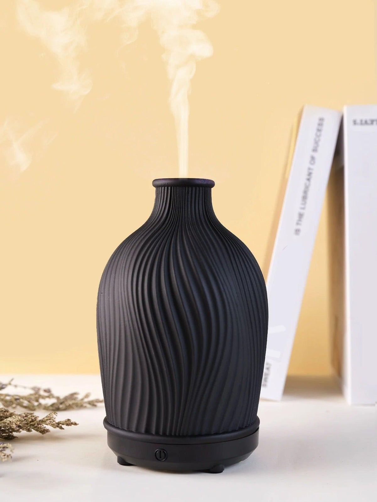 VaseMist – Ultrasonic Aroma Diffuser in Modern Vase Design (Resin)