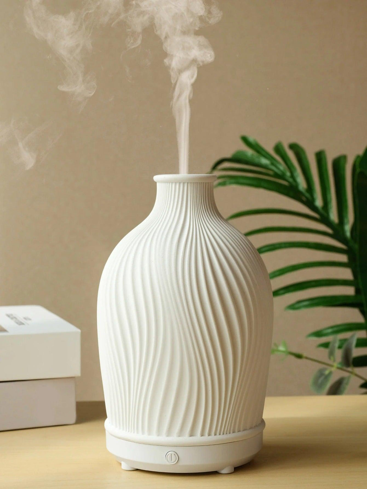 VaseMist – Ultrasonic Aroma Diffuser in Modern Vase Design (Resin)