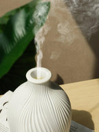 VaseMist – Ultrasonic Aroma Diffuser in Modern Vase Design (Resin)