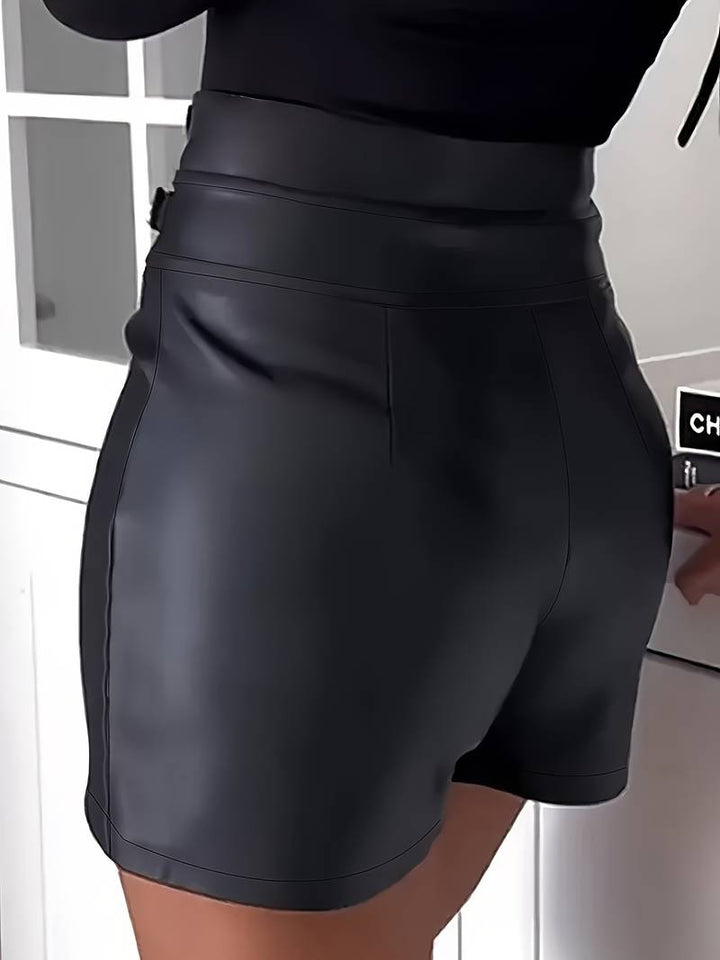 Sylis elegant shorts with buckle
