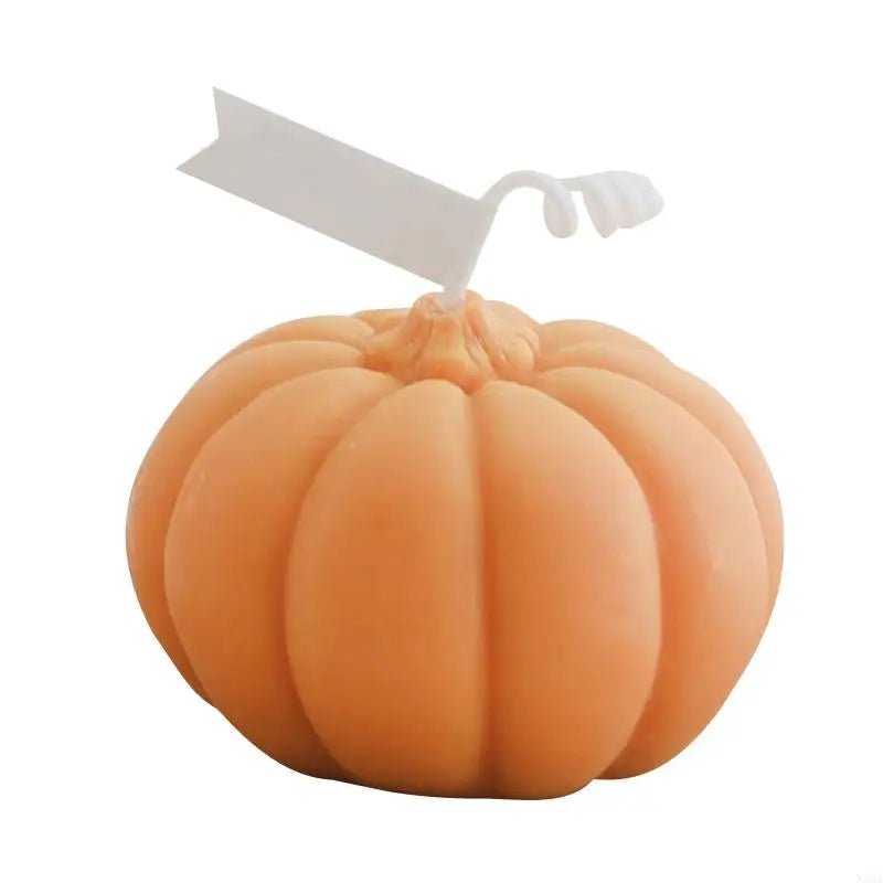 GlowHarvest – Handmade scented candle in pumpkin shape for a cozy atmosphere