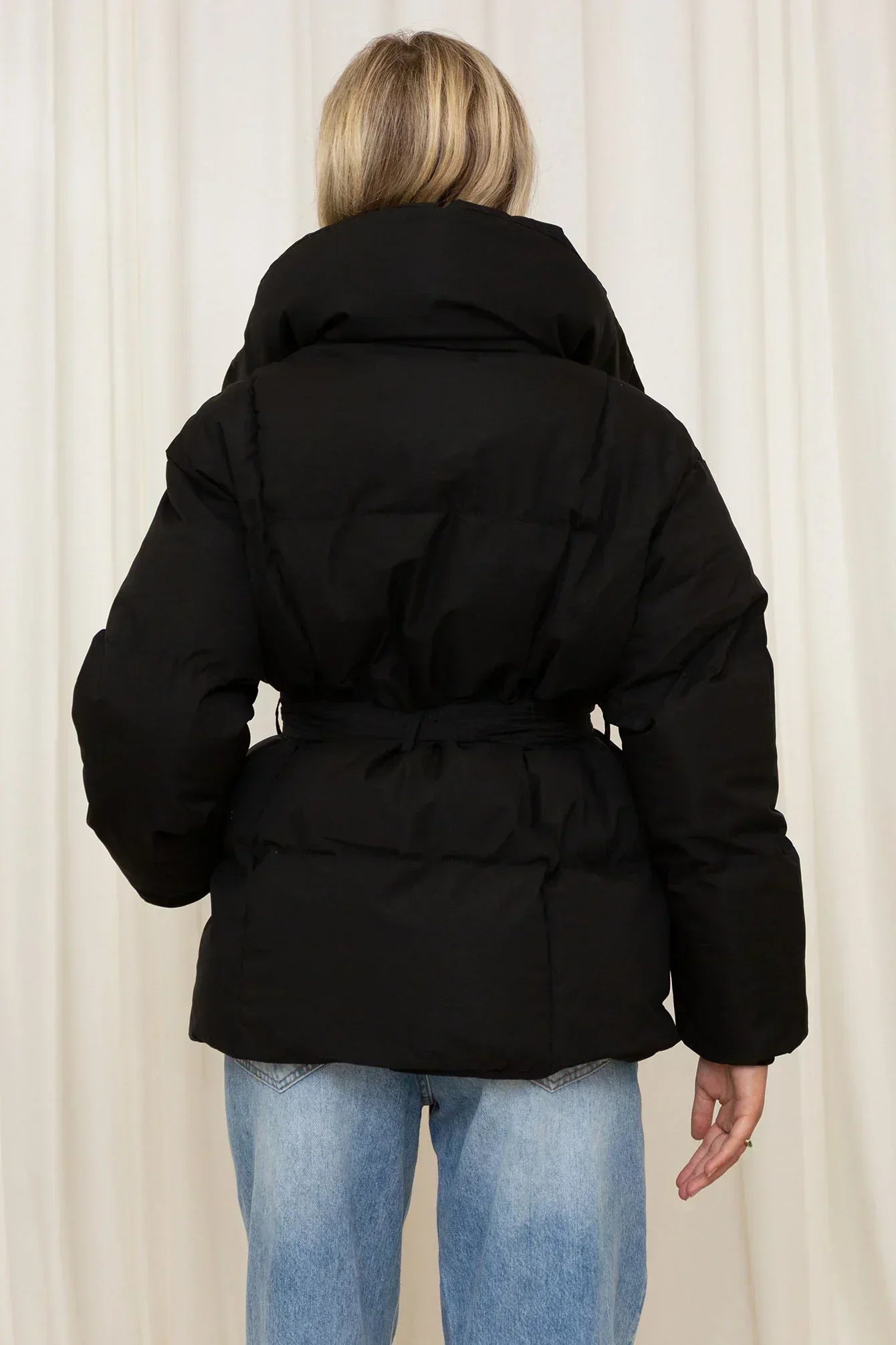 Sylis-Mode | Short ladies' jacket with stand-up collar and tailored waist