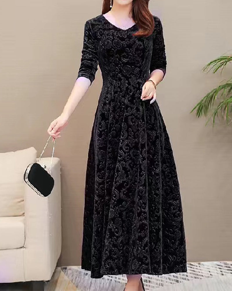 Sylis classic for women with medium length sleeves and full design