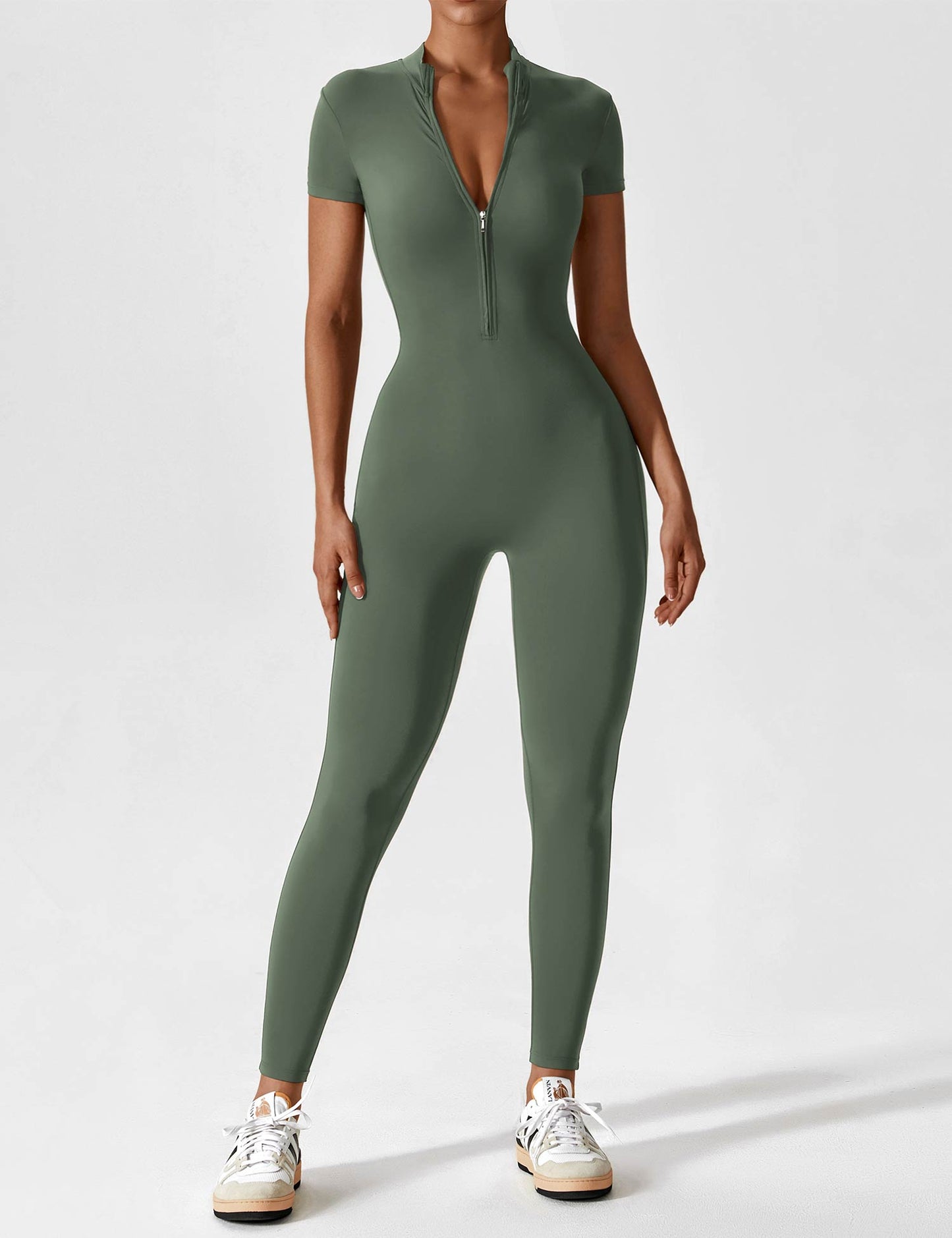 Sylis-Mode - Stylish autumn jumpsuit with stand-up collar and zipper for women