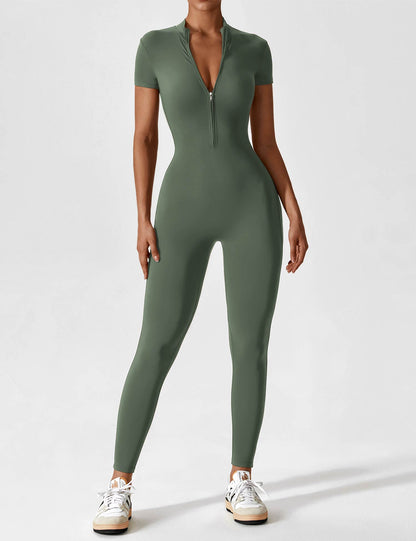 Sylis-Mode - Stylish autumn jumpsuit with stand-up collar and zipper for women